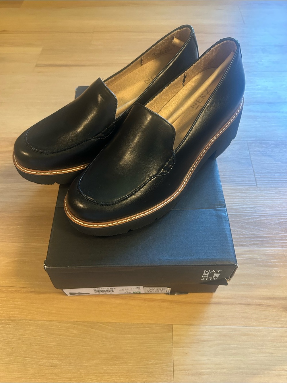 Black Women's Leather Platform Loafers Size 7W